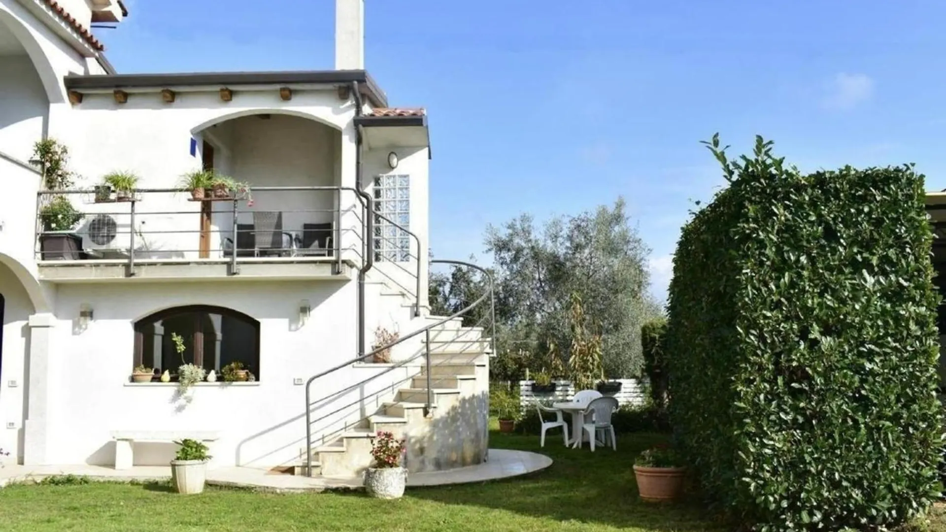 Neue Wohnung In Valica Mit Terrasse contacts